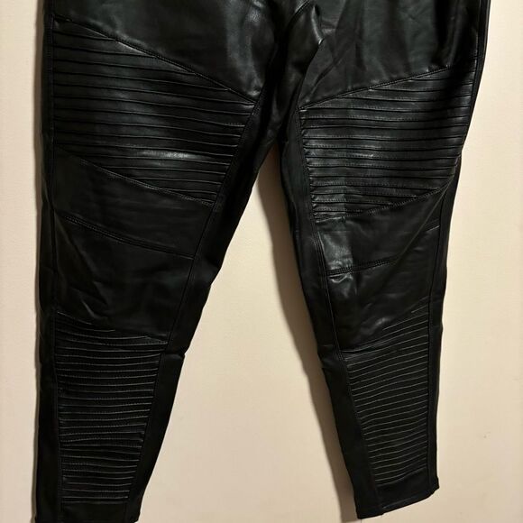 7 For All Mankind Faux Leather Liquid Moto Legging Pants Black- Size Large - Picture 8 of 10